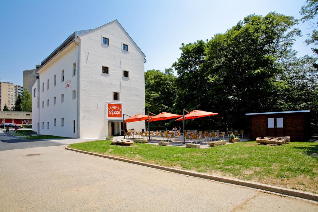 Hotel Zamecka Sypka Бланско Екстериор снимка