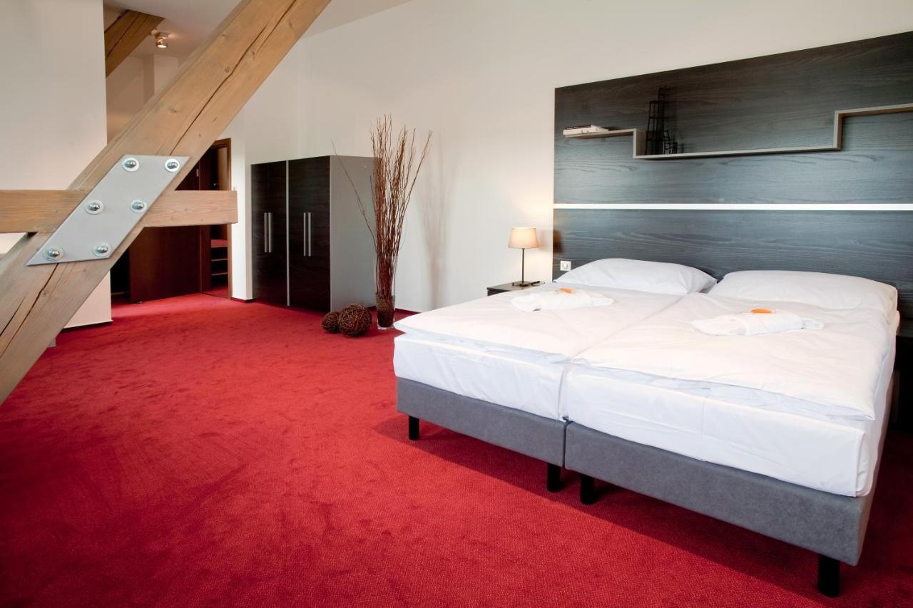 Hotel Zamecka Sypka Бланско Екстериор снимка